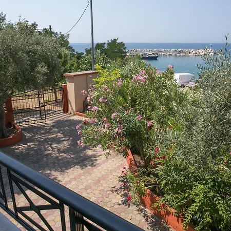 Elvetia Apartment Potos