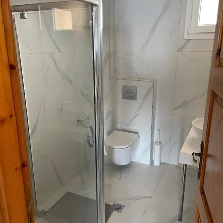 Elvetia Apartment Potos